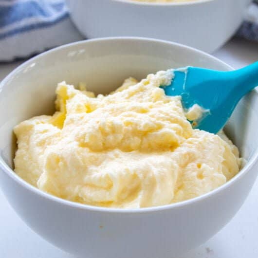 Easy diabetic cream cheese frosting - sugar free