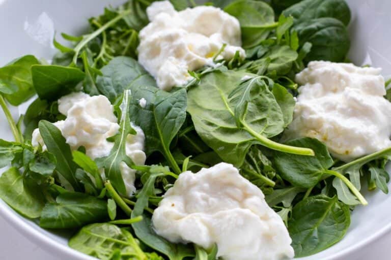 high-protein-cottage-cheese-egg-breakfast-bowl