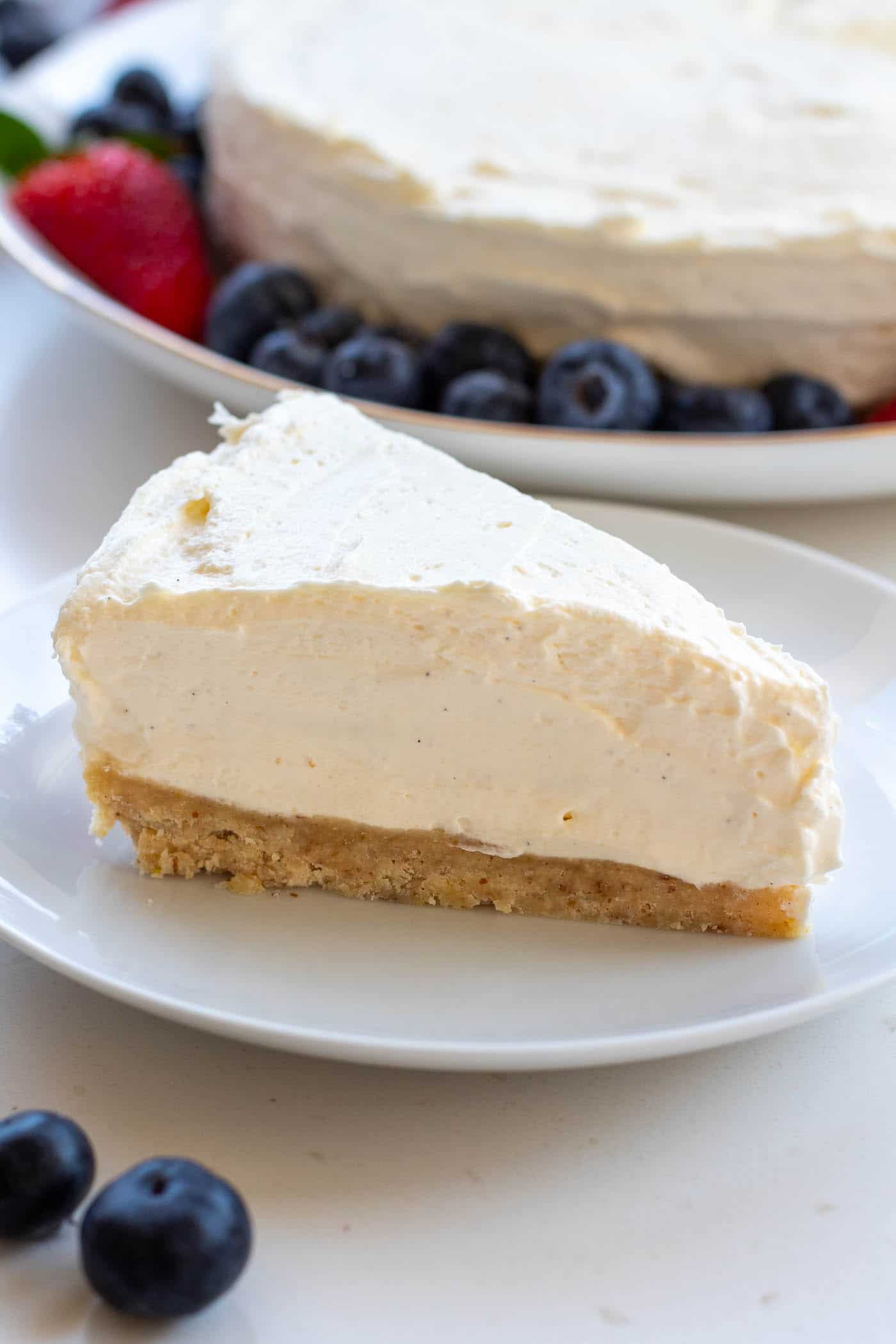 Sugar-Free Vanilla Mascarpone Cheesecake (No-Bake and Low Carb)