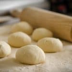 Jak zrobić ciasto na pierogi ?