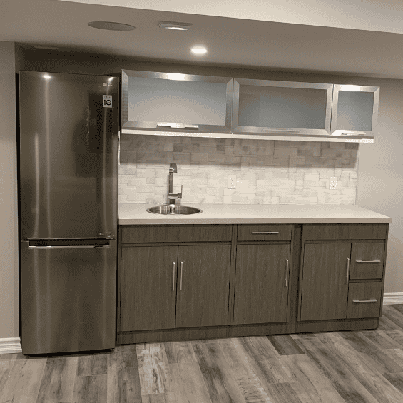 basement-bar-with-kitchen.png