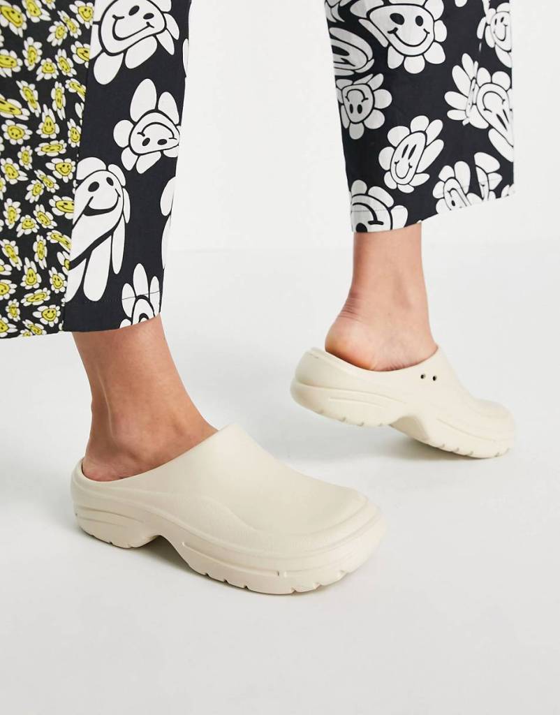 elea slip on mules gucci