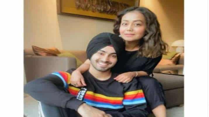 Neha Kakkar makes her relationship with Rohanpreet OFFICIAL, shares photo calling him 'mine'