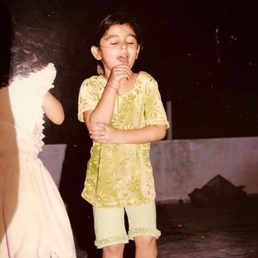 Yesha Rughani Childhod Picture
