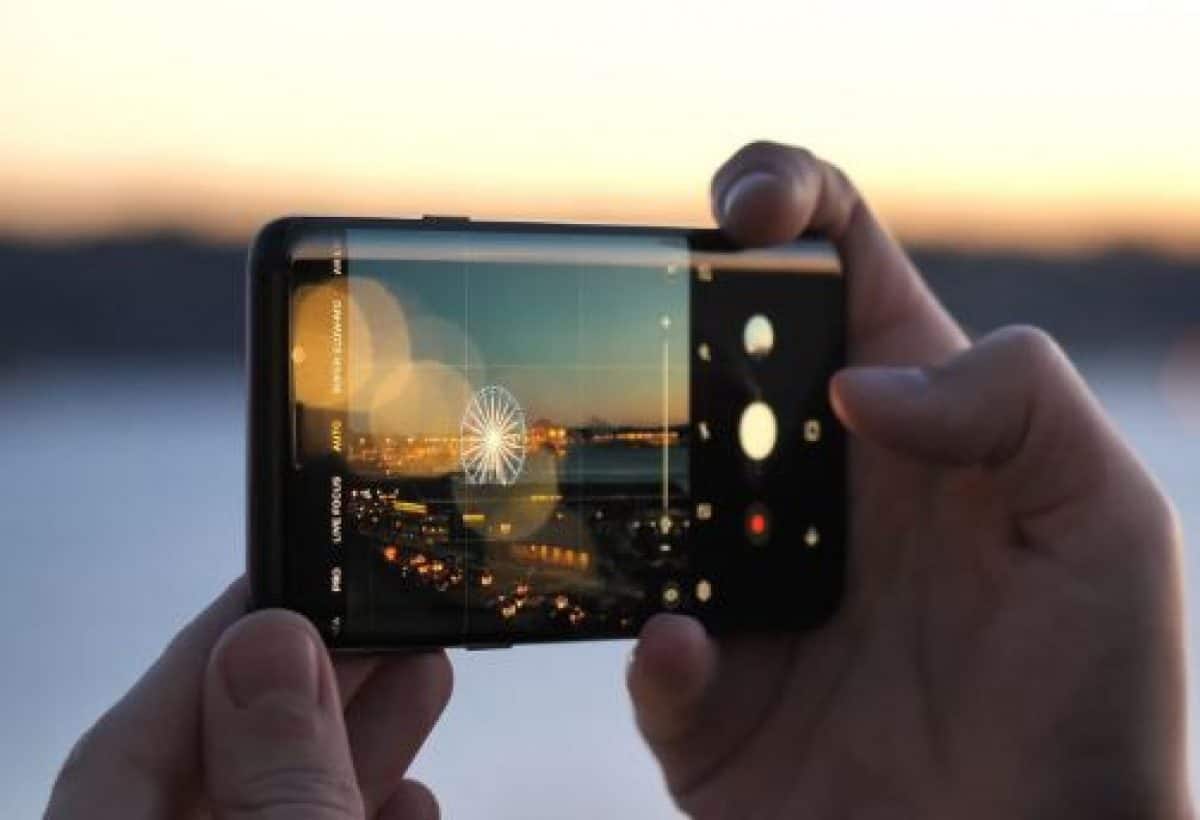 How To Fix Galaxy S9 Screen Issue White Vertical Line Showing On The Far Right