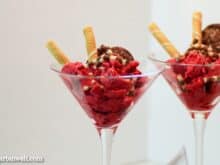 Buchtipp Eis genießen - verführerische Rezepte: Himbeer-Kokos-Eis mit Schoko-Kokos-Talern - Buchrezension - Foodblog Topfgartenwelt