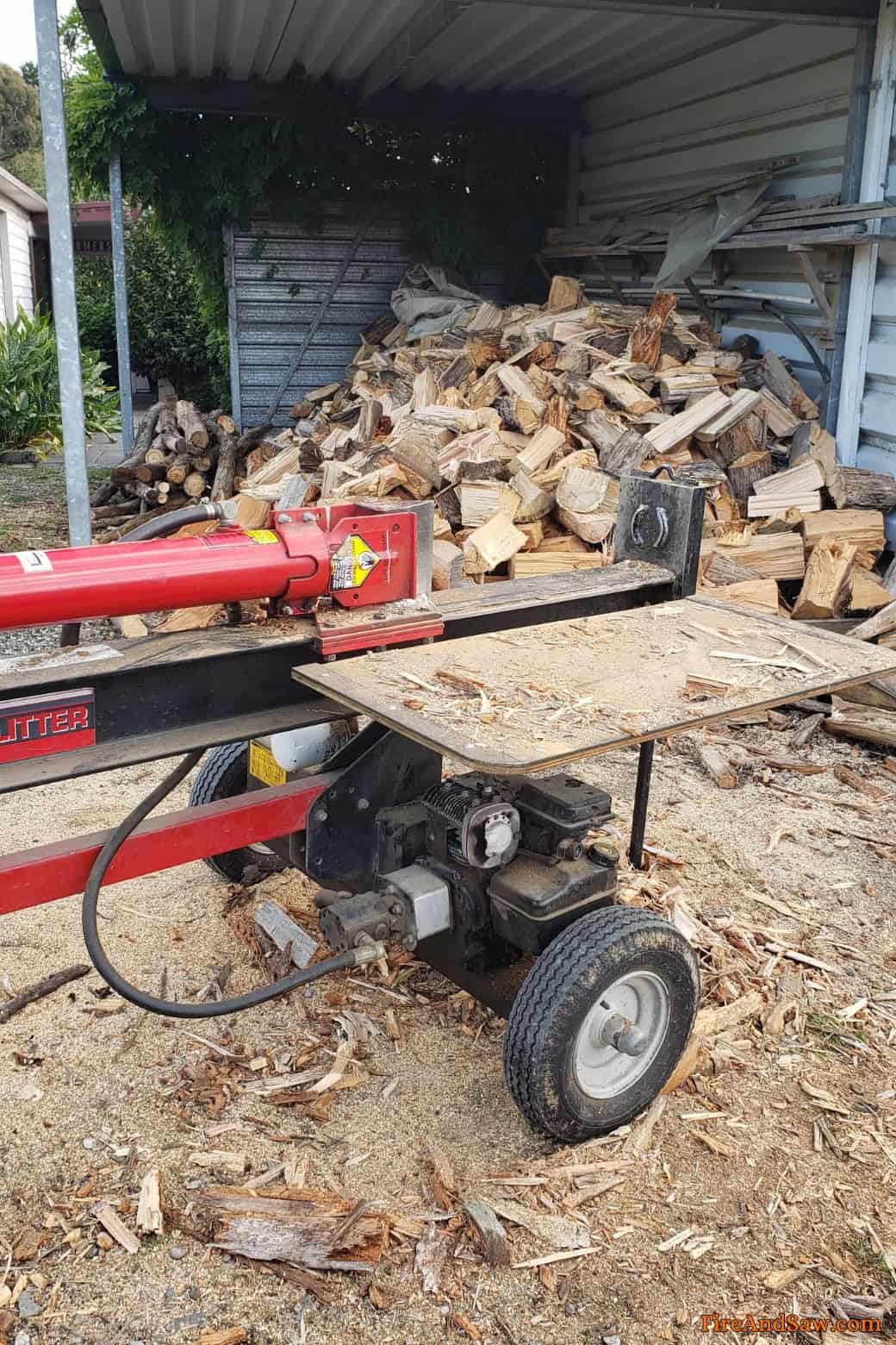 how to use sawdust