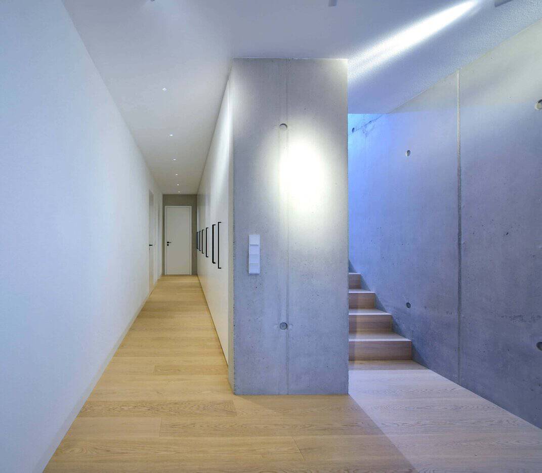 20 Remarkable Modern Hallway Designs That Will Inspire You 20