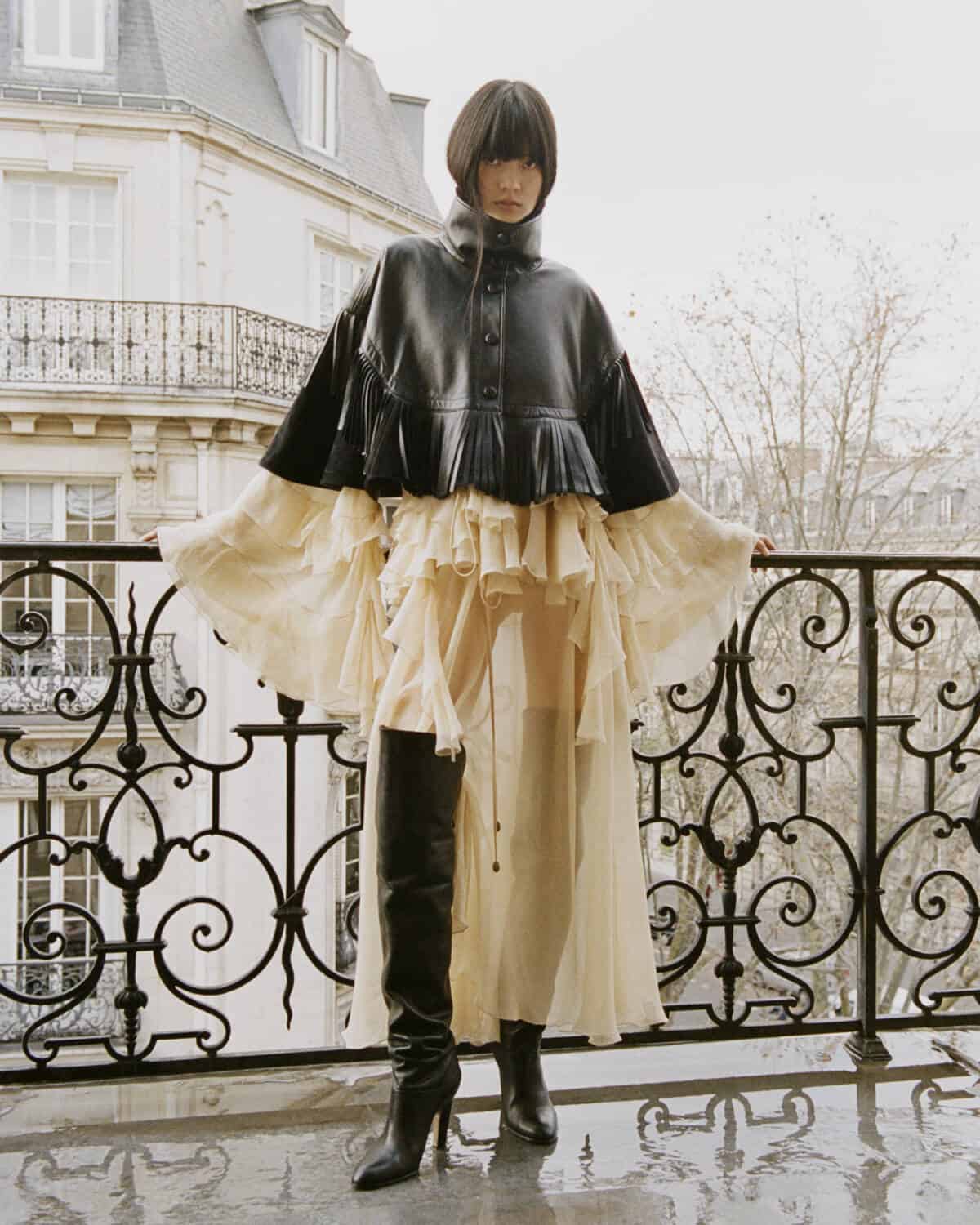 '18 Pre-Fallコレクション・クロエ CHLOE ヴァージンウール製 Ｖネック ジャンパードレス ワンピース 34 / キャメルカラー クロエ 2024年プレフォール・コレクション - 10マガジン ジャパン