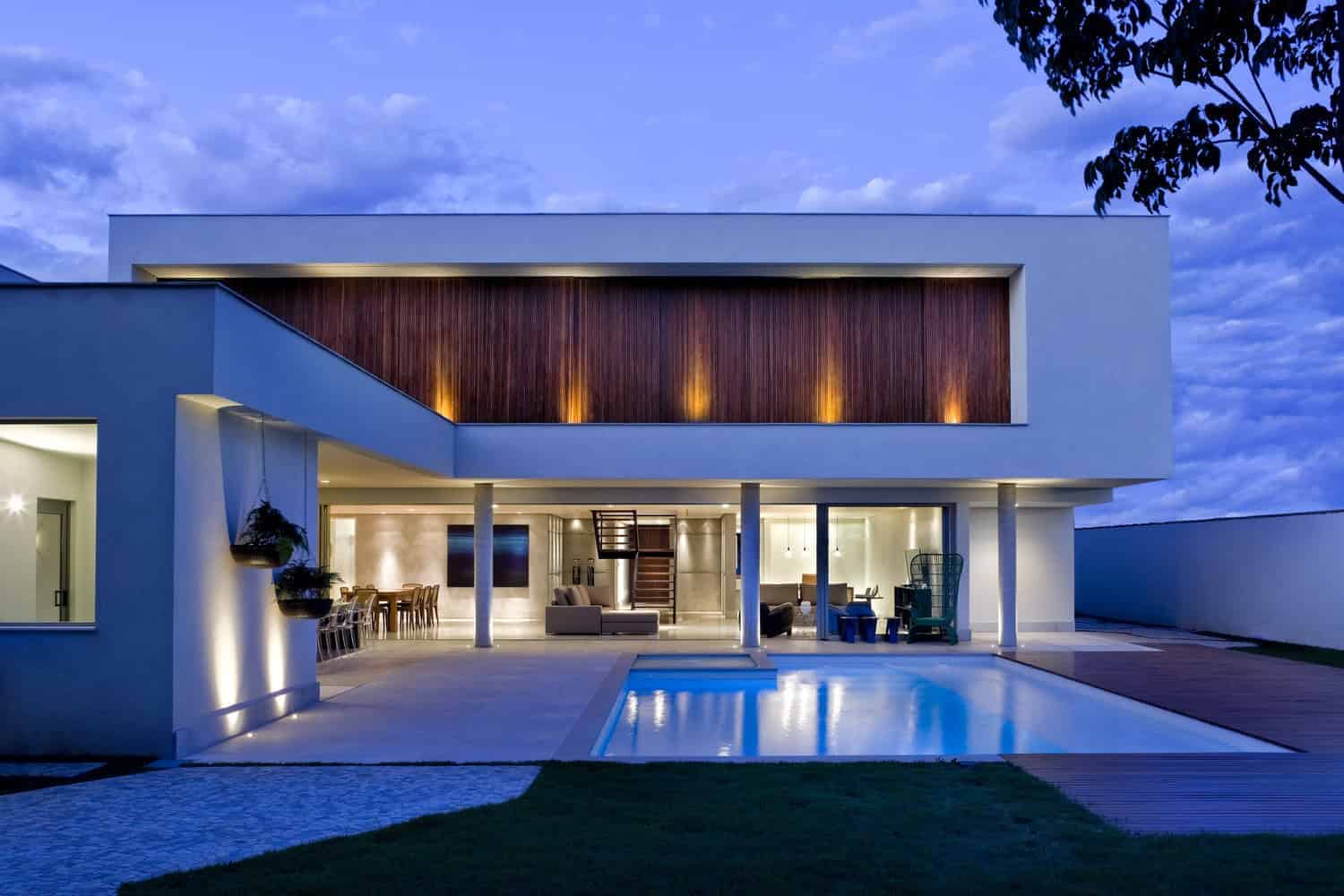 Jones House by Patricia Almeida Arquitetura in Brasilia, Brazil