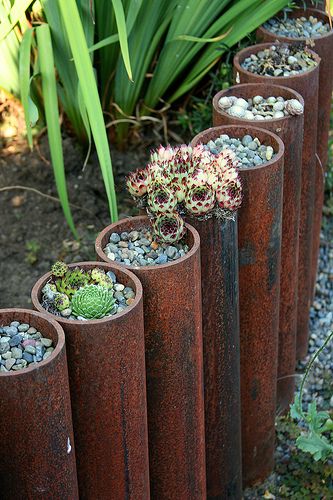 1. Steel pipe garden edges