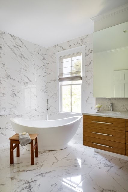 18 Divine Contemporary Bathroom Designs With Freestanding Bathroom That Will Admire You 18