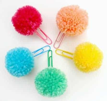 30 Adorable DIY Pom-Pom Decorations 1