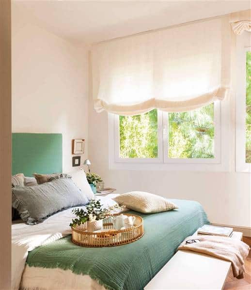 The Secret Of Successful And Well Decorated Bedroom is The Upholstered Headboards