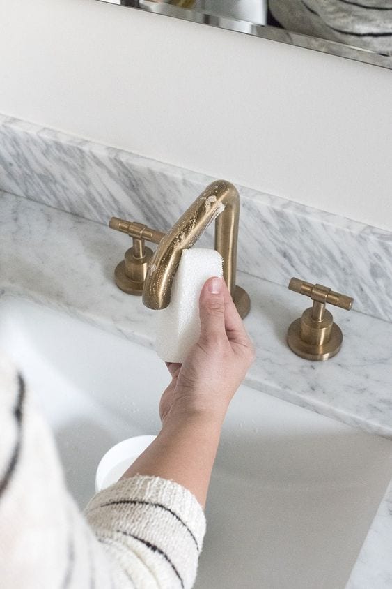 The most infallible cleaning tricks to keep your bathroom clean twice as long The most infallible cleaning tricks to keep your bathroom clean twice as long
