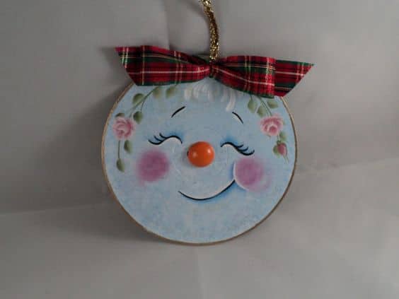 15 Last Minute DIY Christmas Decorations Made Of Old CD-Discs