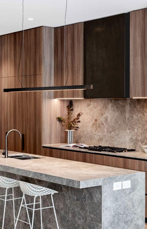 The most beautiful wooden kitchen models discovered among kitchen designers