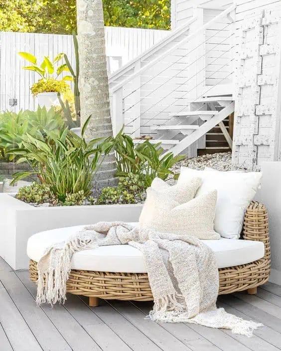 Our Favorite Collection of Resin Garden Furniture