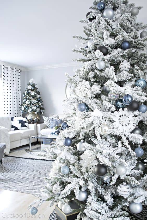3 Unique and Eye-Catching Color Schemes for Your Most Memorable Christmas Tree Yet
