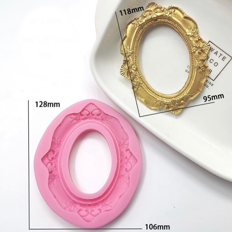 Large Oval Vintage Frame Mould