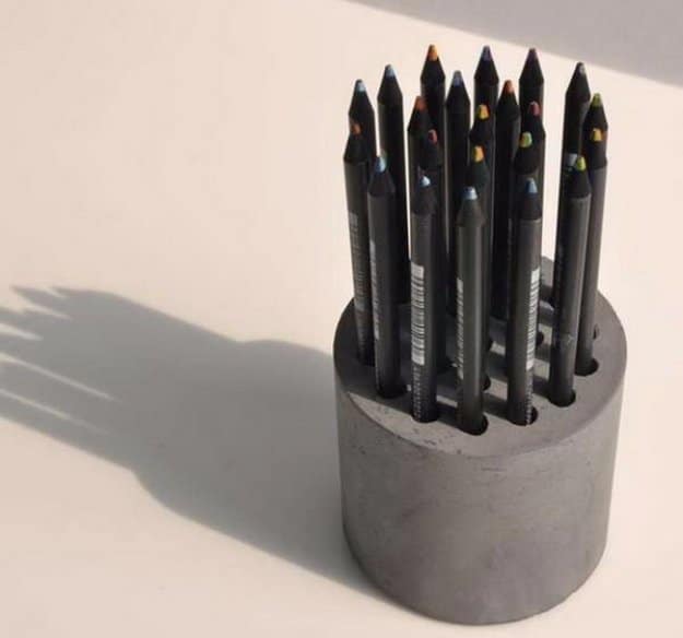 4. DIY Concrete Pencil Holder 4. DIY Concrete Pencil Holder