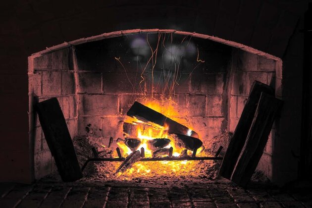 7 Awesome Outdoor Fireplace Ideas That Have An Impressive Look