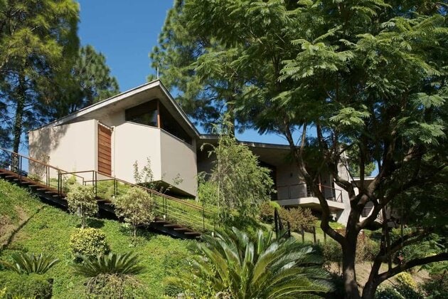 House in the Himalayas by Rajiv Saini in Kasauli, India