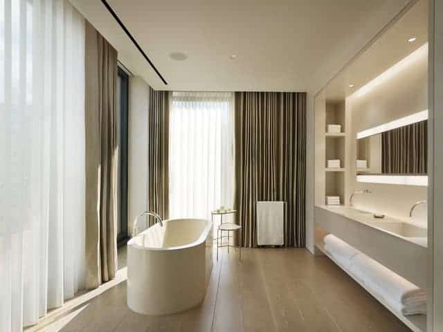 19 Narrow Bathroom Designs That Everyone Need To See
