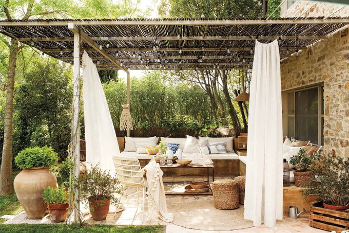 Beautiful Stone House With a Porch, Ancient Trees & Swimming Pool