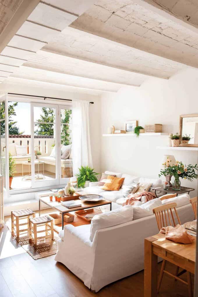 1. A LARGER LIVING ROOM OPEN TO THE TERRACE 1. A LARGER LIVING ROOM OPEN TO THE TERRACE