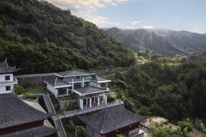 KONG Fangzhang Building in Tongbai Palace by KiKi ARCHi
