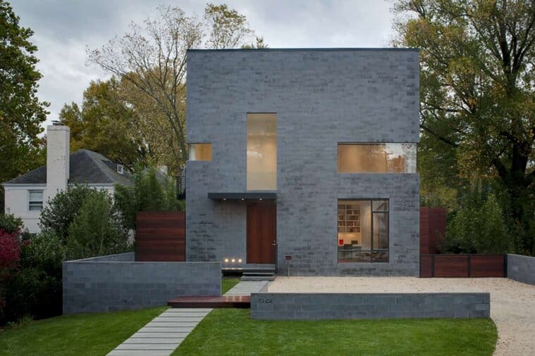 The Hampden Lane House by Robert Gurney Architect
