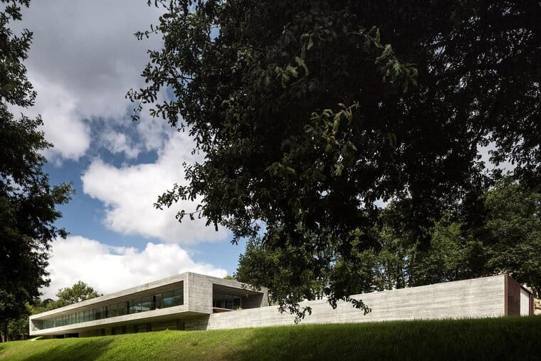 Sambade House by Spaceworkers in Penafiel, Portugal