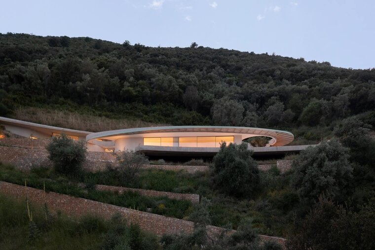 THYTA House: A Sustainable Mountain Retreat in Lefkada, Greece