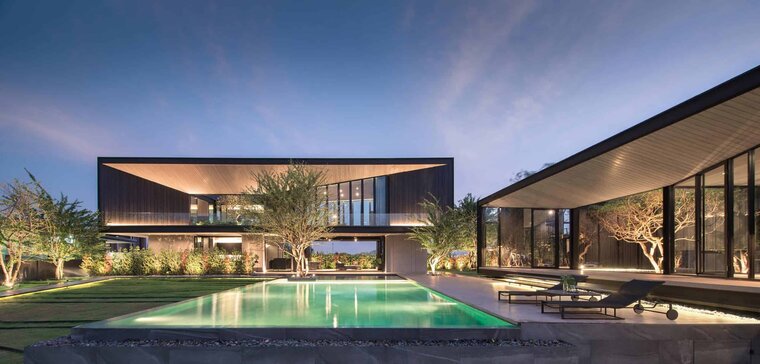 Modern Courtyard House in Bangkok by WARchitect: A Harmonious Blend of Form and Function