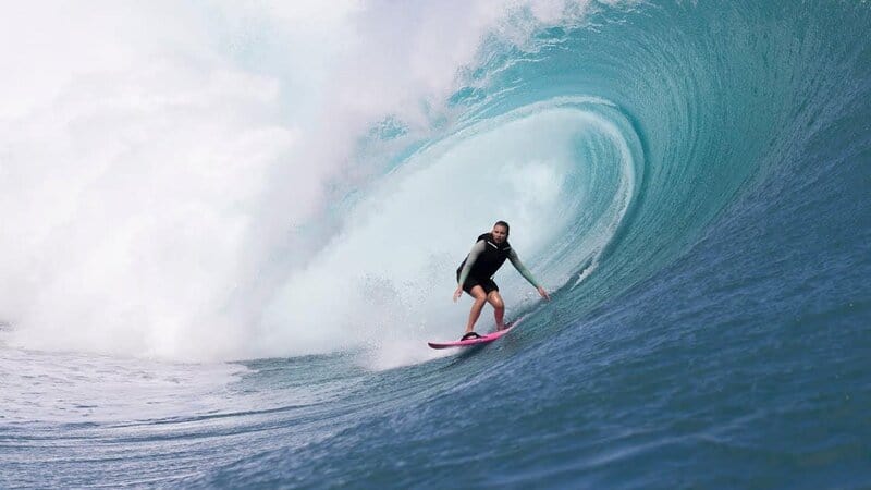 maya-gabeira-surfer