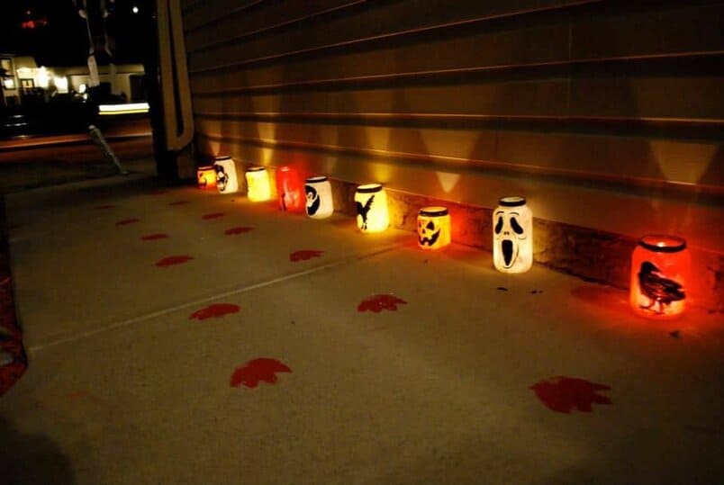 17 Low Budget & Unique DIY Halloween Decorations You Must See 17