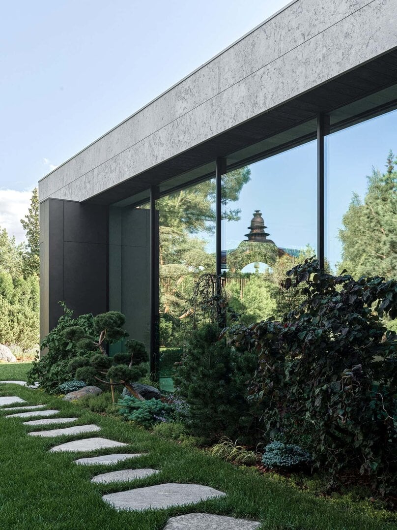 Bright Villa Kyoto by Ekaterina Yakovenko – garden facade with stepping stones, Russia