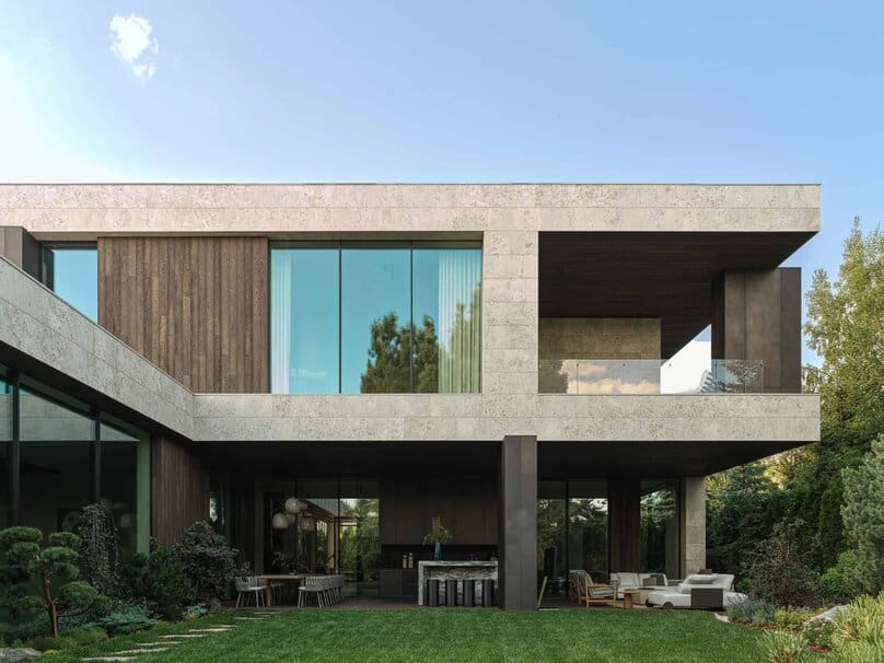 Bright Villa Kyoto by Ekaterina Yakovenko, courtyard glass facade in Russia