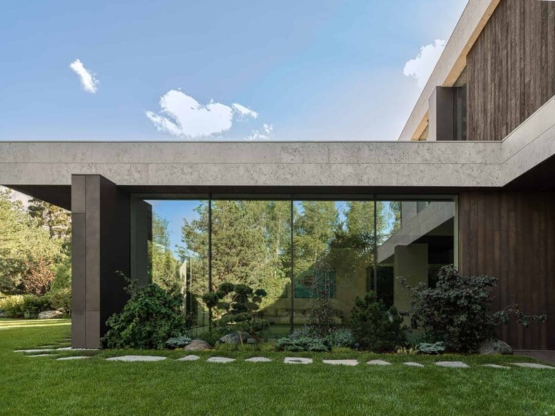 Bright Villa Kyoto by Ekaterina Yakovenko, outdoor dining with pendant lights, Russia