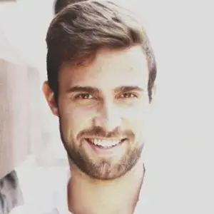 antoni-headshot

