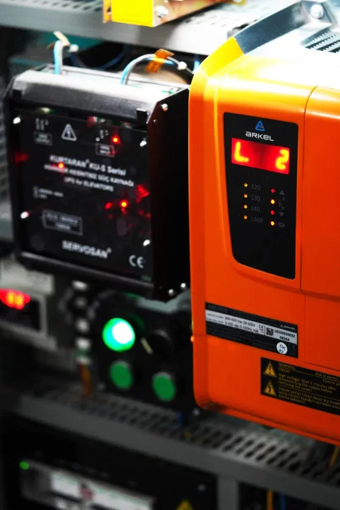 تابلو فرمان آسانسور