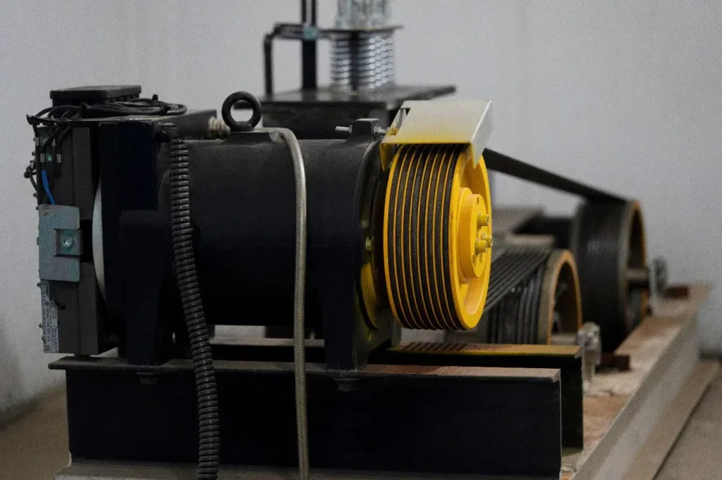 طول عمر آسانسور