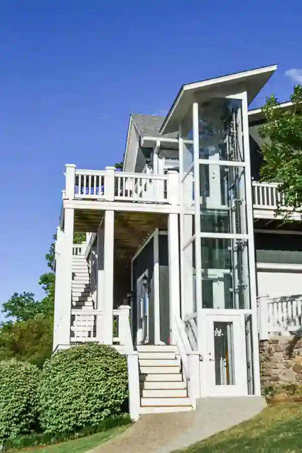 نصب آسانسور از حیاط و قیمت آن