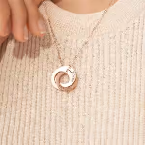 Viktig Tri-Ring Custom Name Necklace
