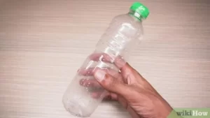 How to Play Water Bottle Flip 13380