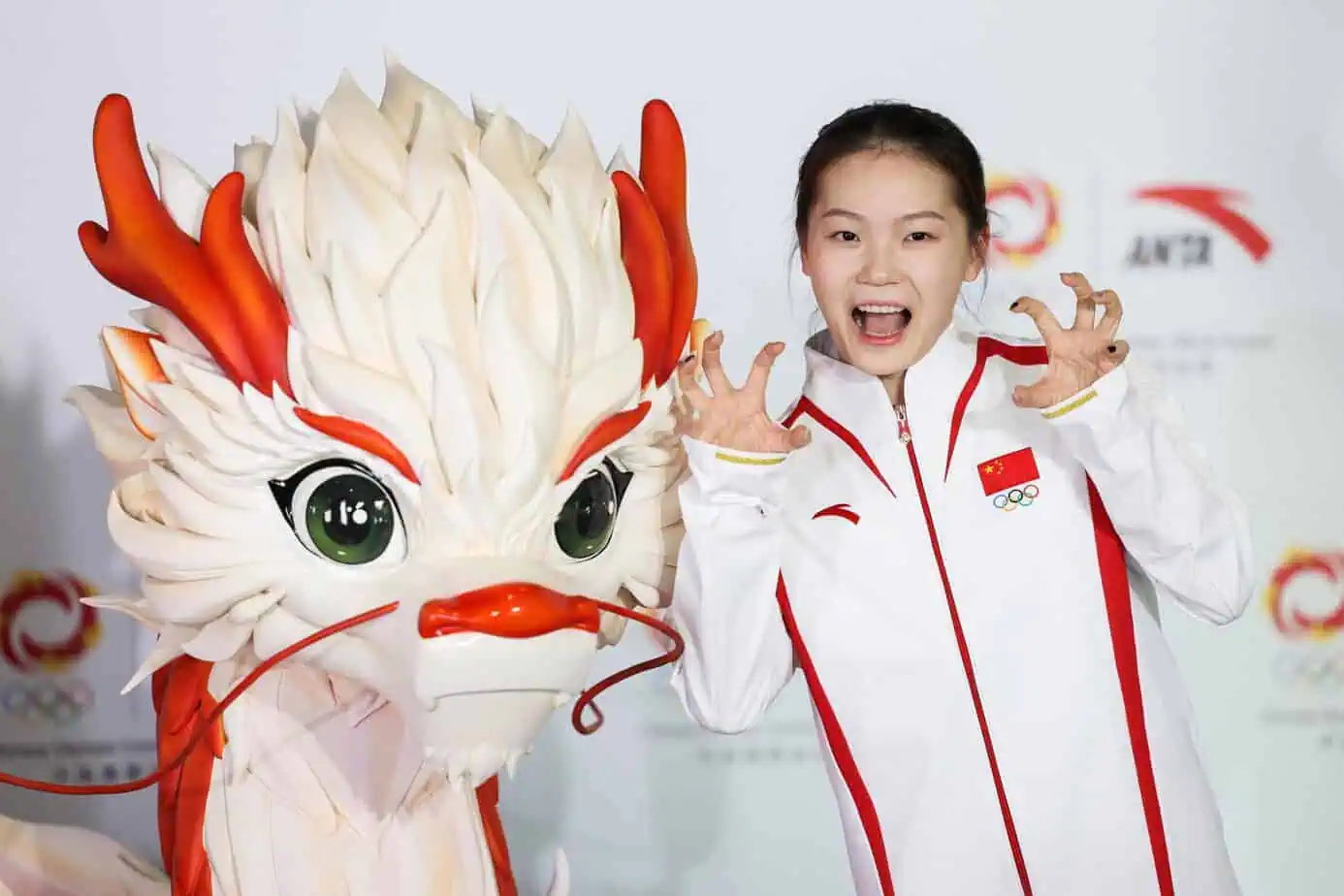 Paris 2024 Olympic Summer Games: The Official Uniform of the Chinese Sports Delegation for Victory Ceremonies for the Paris 2024 Olympic Summer Games is Unveiled, Integrating Chinese Culture and Green Technology