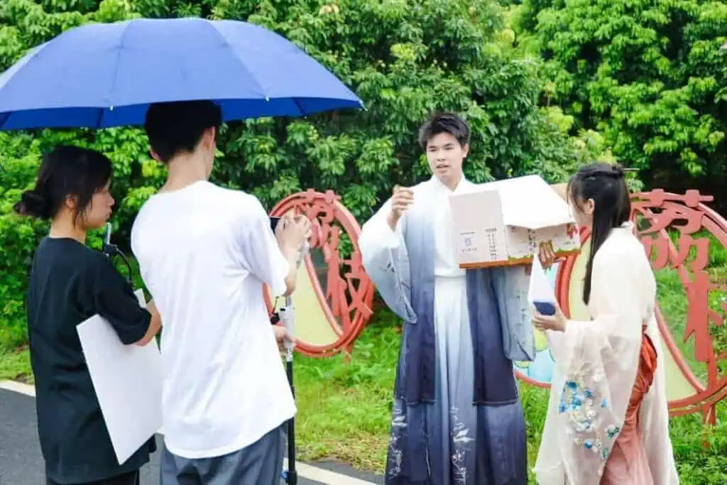 Huawei and China Unicom Guangdong Conduct First 5.5G Live Stream Trial from China's Countryside