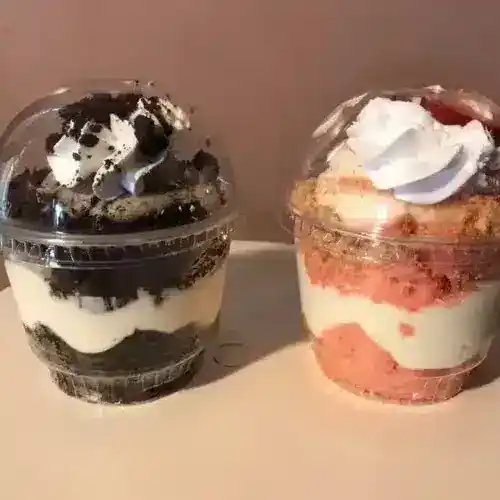 Delicious strawberry crunch parfait with creamy layers and crunchy topping, perfect for dessert lovers.