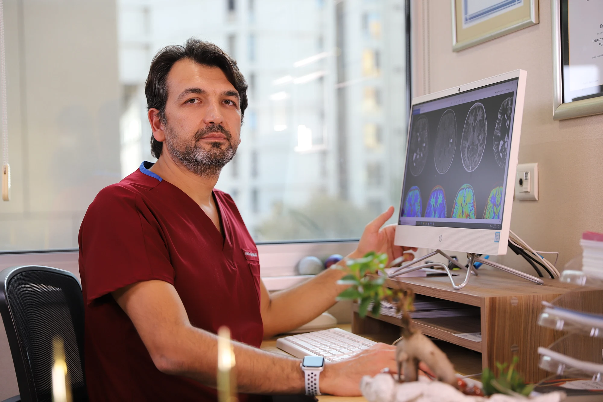 كيف يتعافى الذراع المصاب بالشلل؟ علاج اليد المشلولة